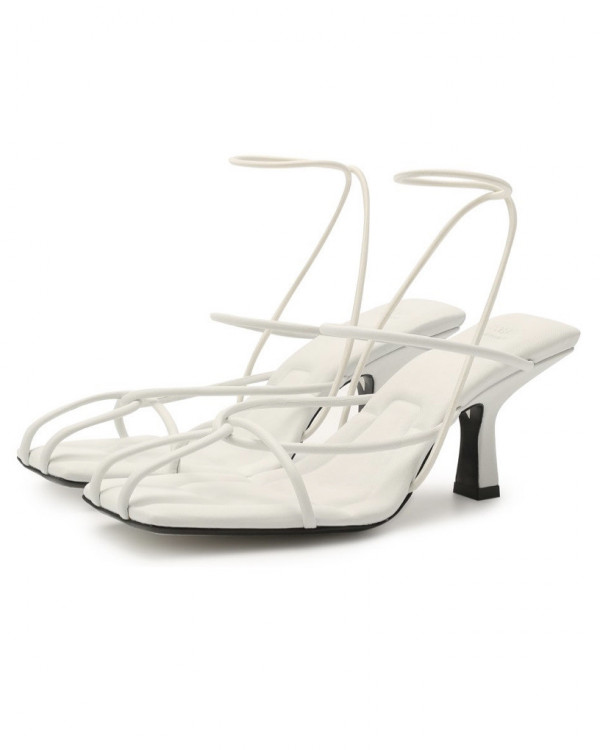 Где искать идеальные белые босоножки, если нужно