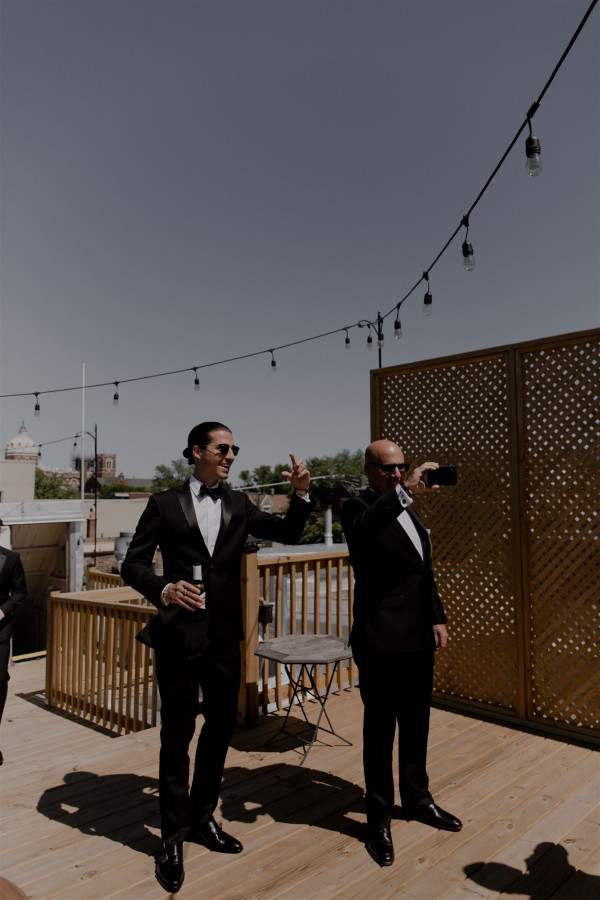 Свадьба в Чикаго с черно-белым дресскодом