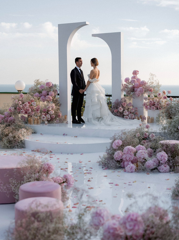 Свадьба на берегу у неба