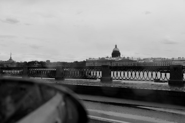 Черные босоножки, дождливый Петербург и свадьба с