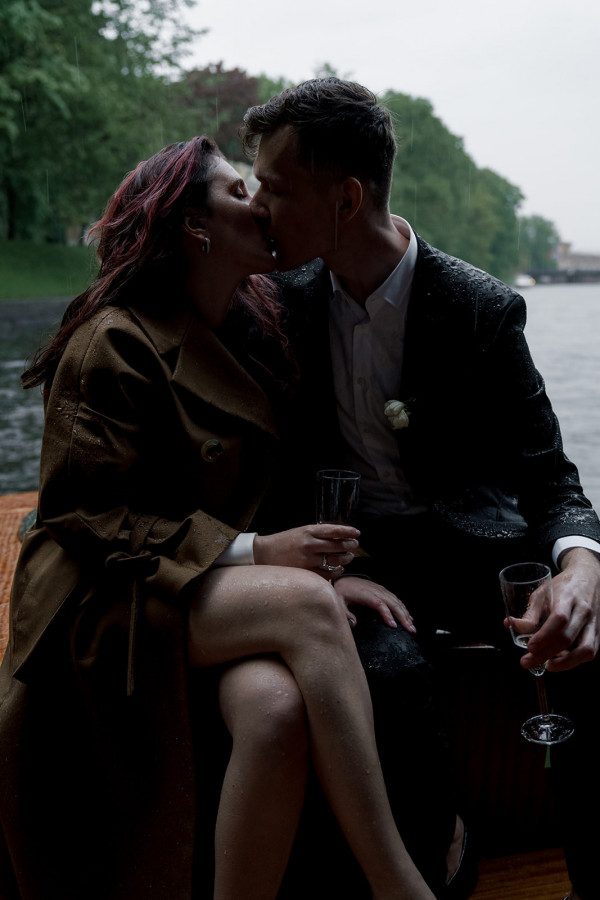 Черные босоножки, дождливый Петербург и свадьба с