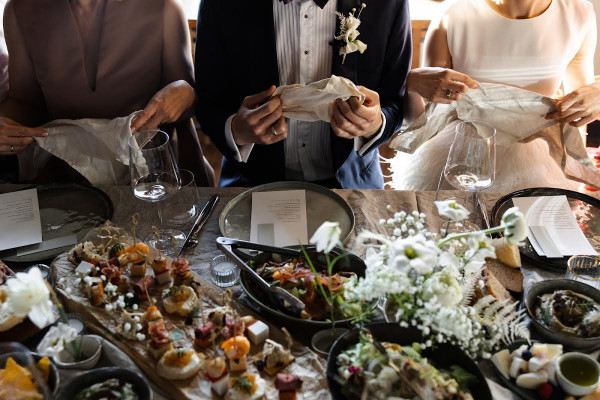 Камерная свадьба в частном баре