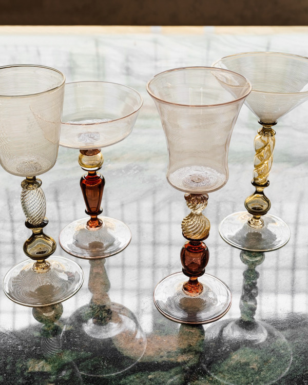 Где купить подарок на свадьбу?