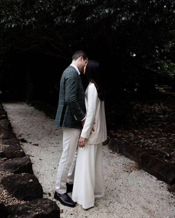 Что надеть поверх свадебного платья осенью