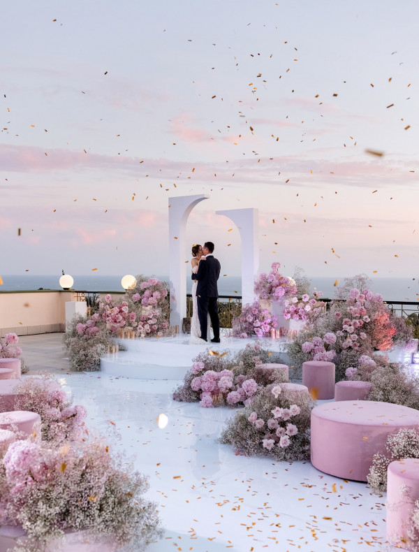 Свадьба на берегу у неба