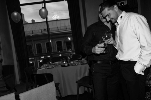 Дерзкая свадебная съемка. Черно-белые кадры Павла Голубничего