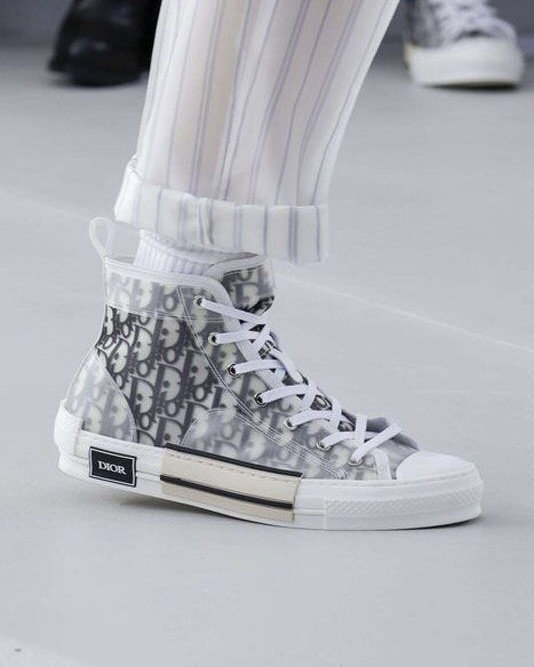 Небанальные кеды и кроссовки для удобного свадебного