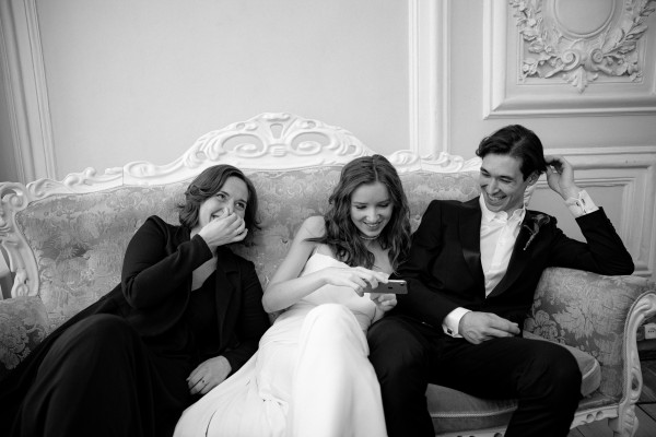 Стильные черно-белые кадры из загса