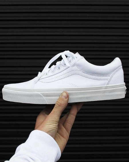 Небанальные кеды и кроссовки для удобного свадебного