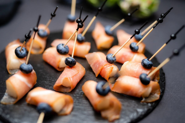 Кейтеринг Хангри Вульф