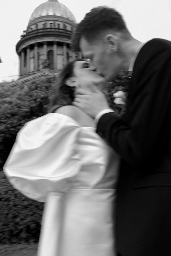 Черные босоножки, дождливый Петербург и свадьба с