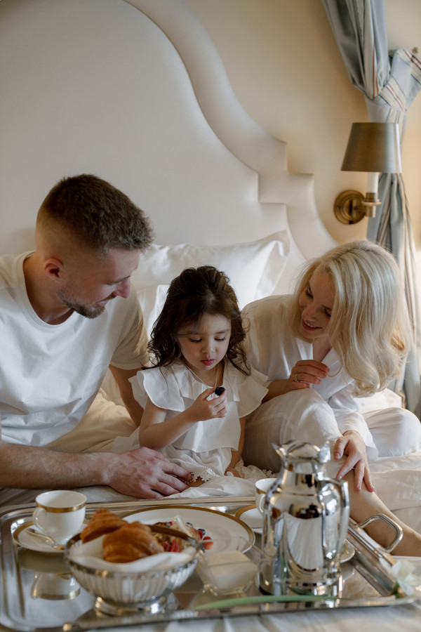 Лена, Паша и Амели. Трогательный свадебный день