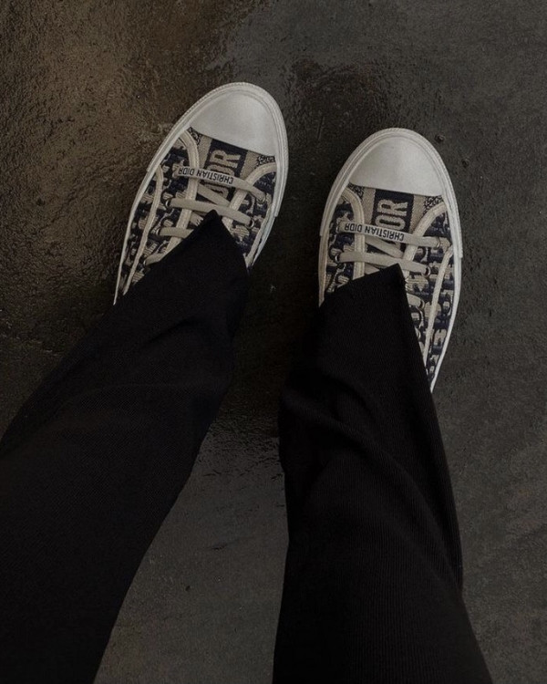 Небанальные кеды и кроссовки для удобного свадебного