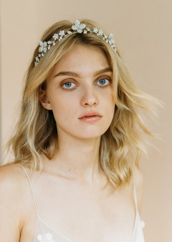 Ободки для свадебного образа