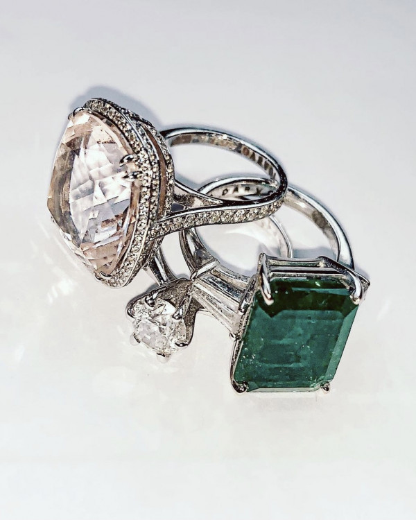 Новый тренд — помолвочные кольца с большими