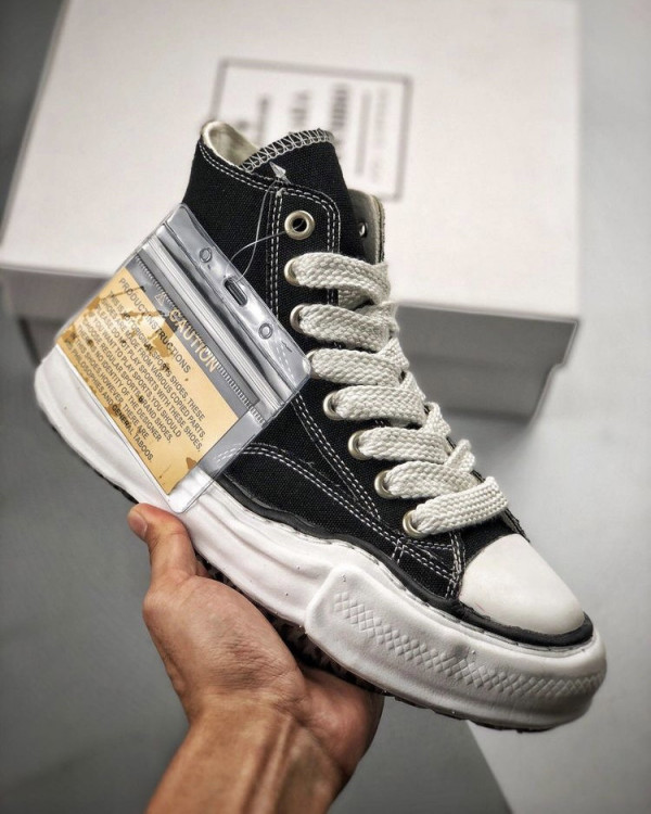 Небанальные кеды и кроссовки для удобного свадебного