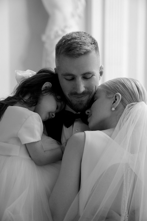 Лена, Паша и Амели. Трогательный свадебный день