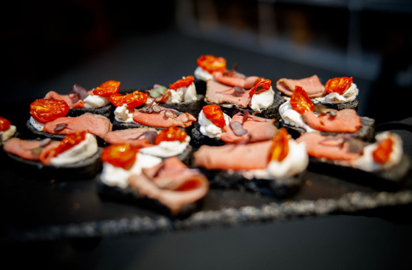 Кейтеринг Хангри Вульф