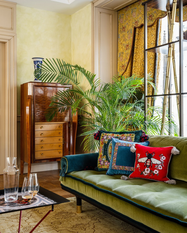 Где купить подарок на свадьбу?