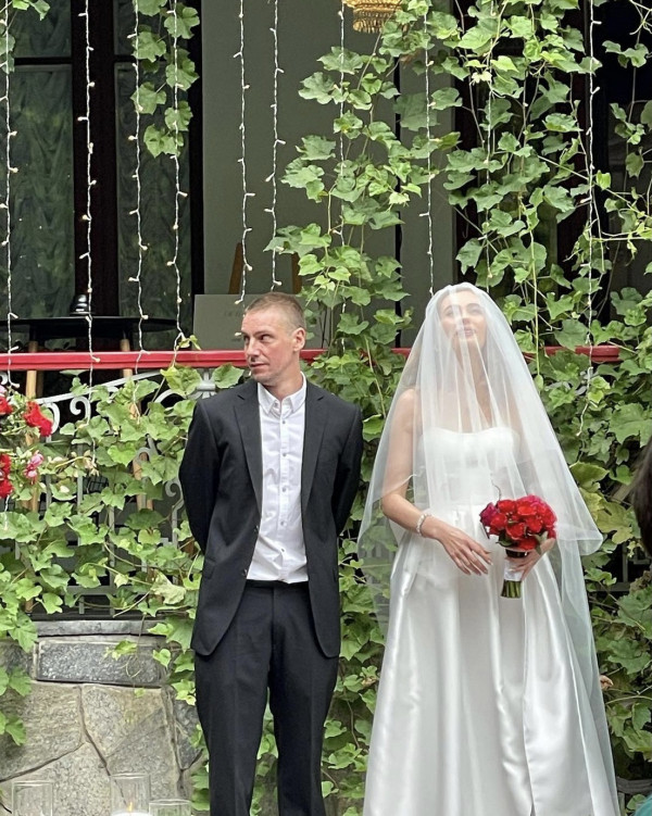 Первые кадры со свадьбы певицы Луны