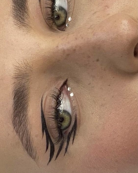 Стилист Зина Николаева о бьюти-трендах для невест