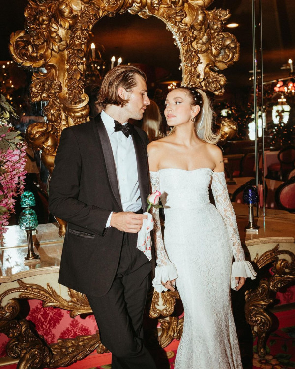 Где купить подарок на свадьбу?