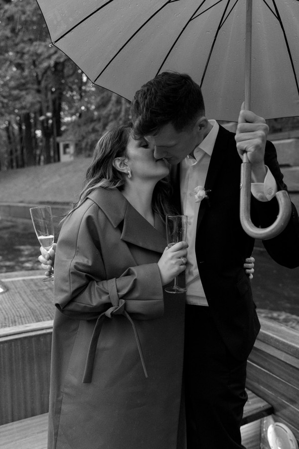 Черные босоножки, дождливый Петербург и свадьба с