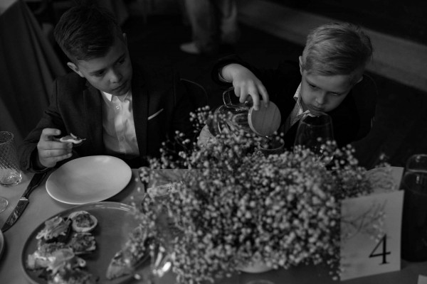 Дерзкая свадебная съемка. Черно-белые кадры Павла Голубничего