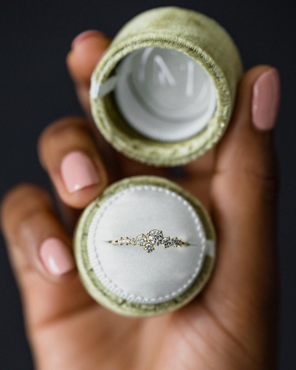 Помолвочные кольца от дизайнеров из разных уголков