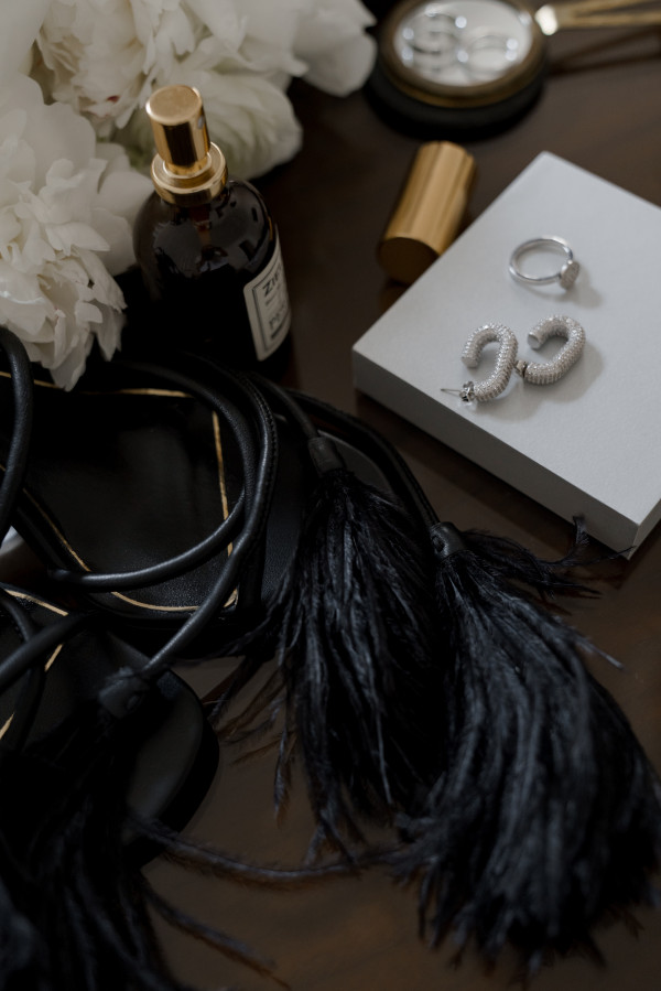 Черные босоножки, дождливый Петербург и свадьба с