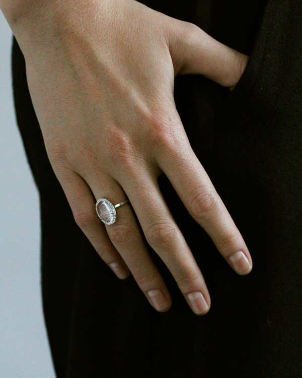 Где найти помолвочное кольцо с нестандартным дизайном?