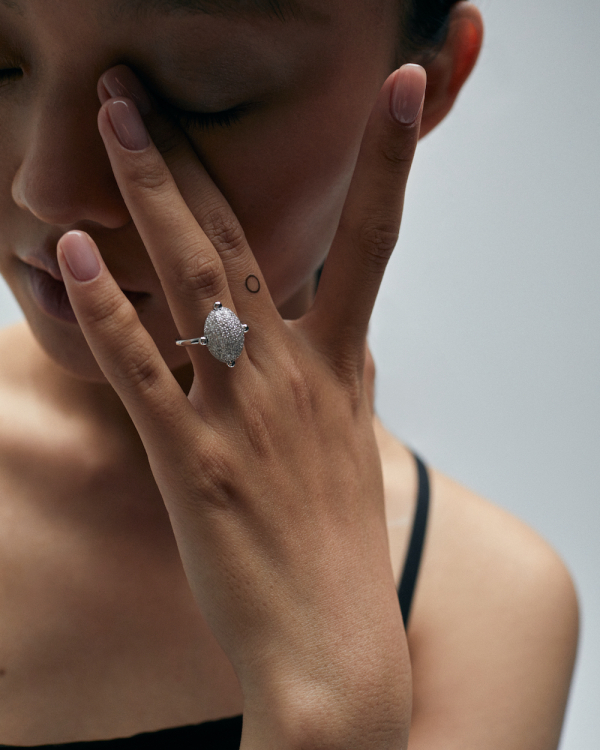 Где найти помолвочное кольцо с нестандартным дизайном?