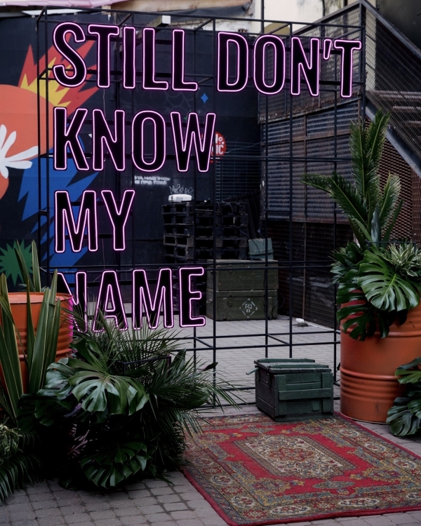 Альтернатива цветочному декору: как актуально оформить свадьбу