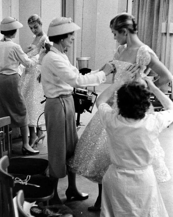 Главные цитаты Коко Шанель о женщинах, стиле