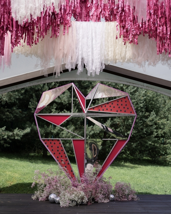 Альтернатива цветочному декору: как актуально оформить свадьбу