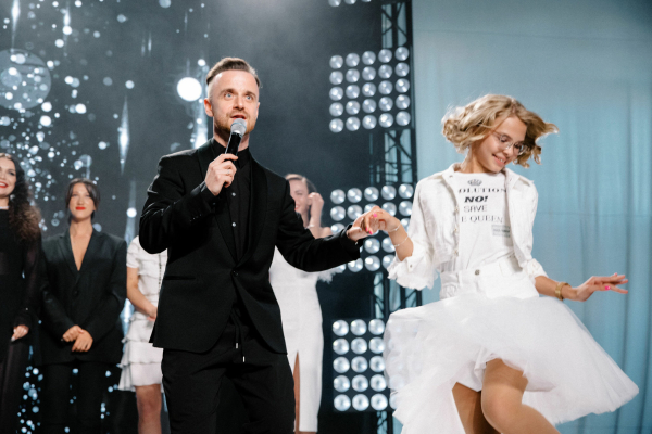 Ведущие Михаил Белянин