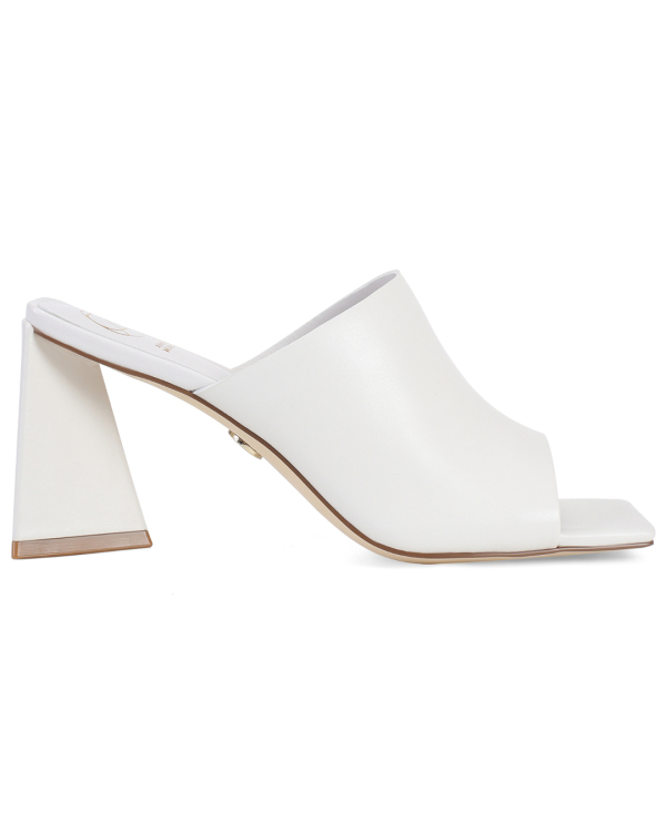 В каких мюлях выходят замуж самые стильные