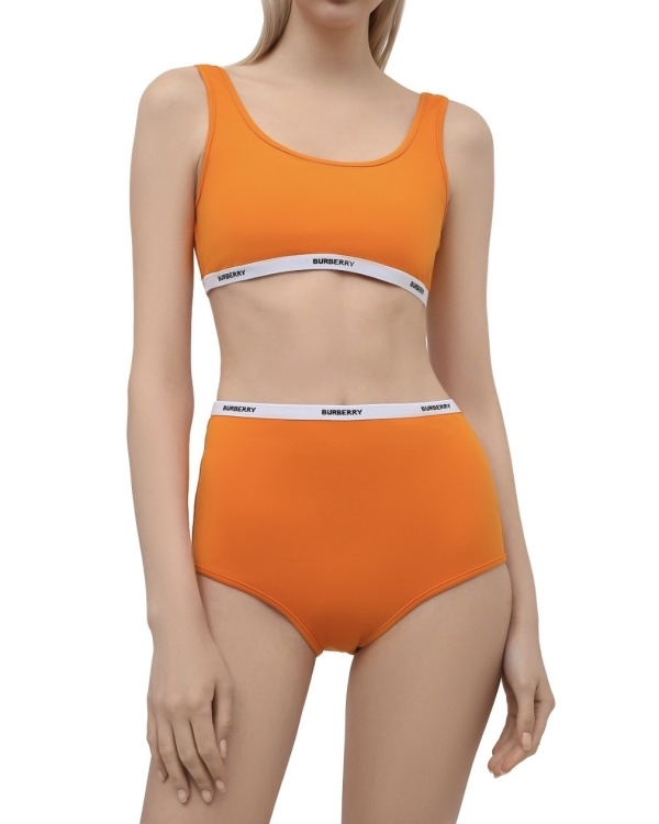 Неоновый купальник, как у Ирины Шейк, —