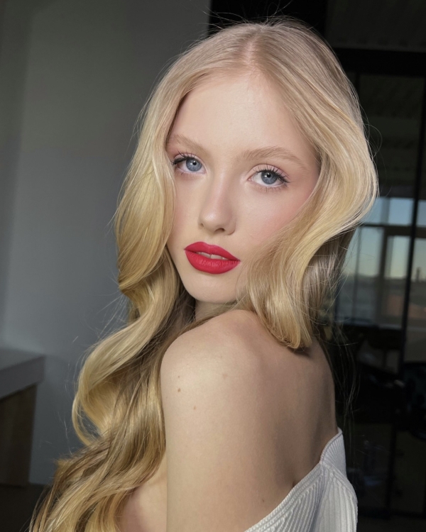 Как носить локоны в 2022?