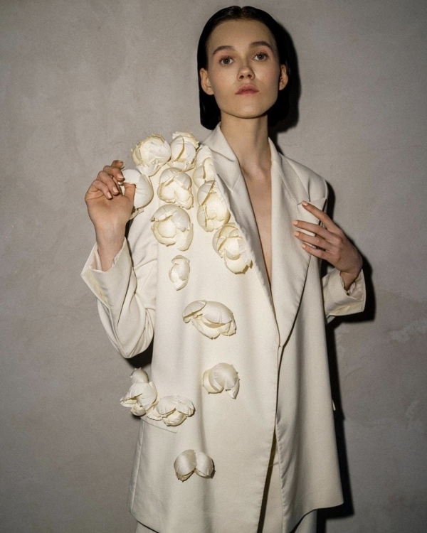 Оверсайз жакеты для невест, как у Хейли