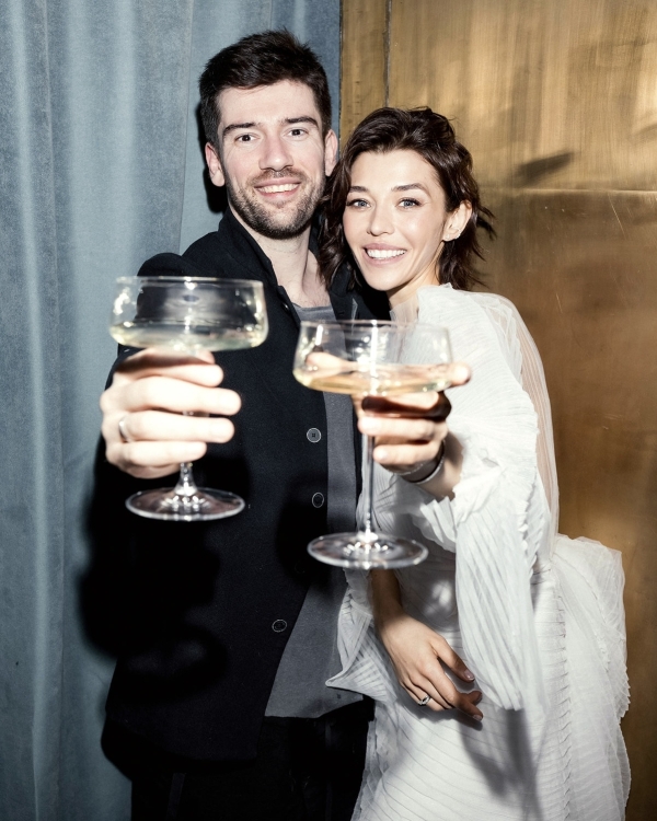 Как носить локоны в 2022?