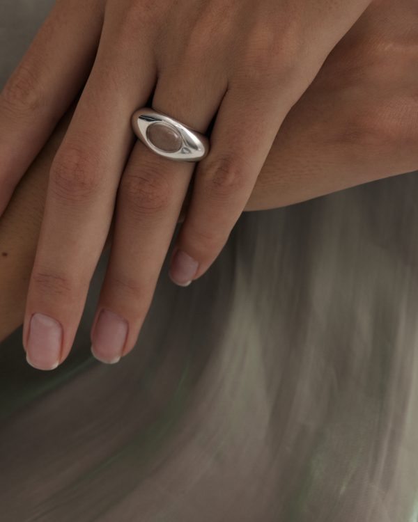 Где найти помолвочное кольцо с нестандартным дизайном?