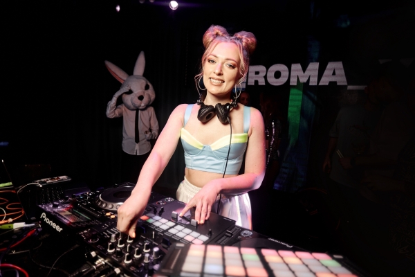 Диджеи Лена Зозуля