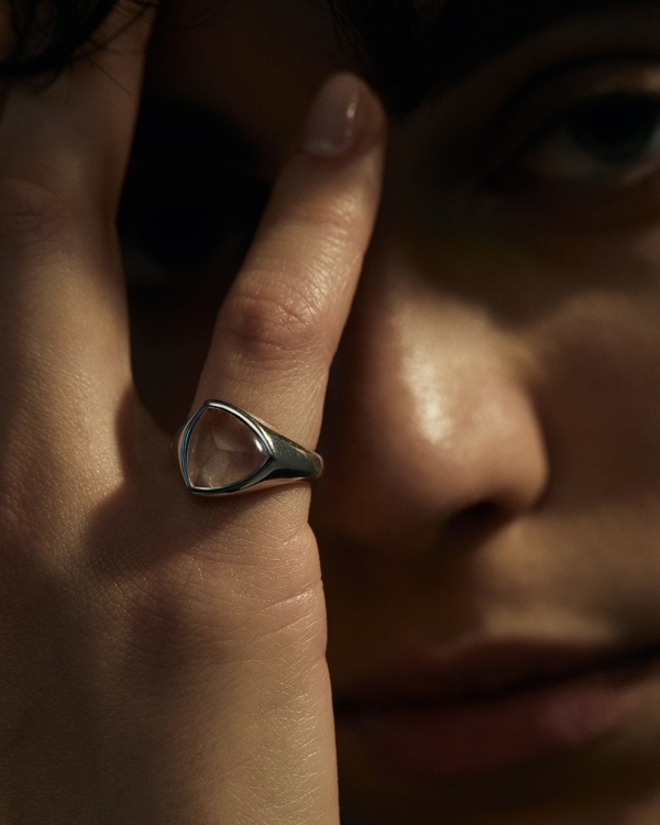 Где найти помолвочное кольцо с нестандартным дизайном?