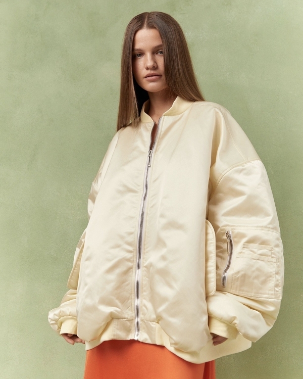 Что надеть поверх свадебного платья? 12 вариантов