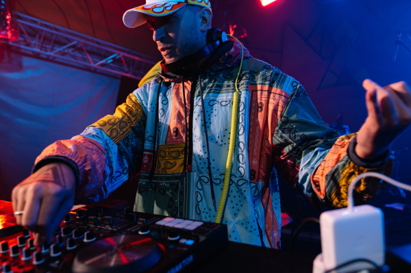 Диджеи Сергей Лосев