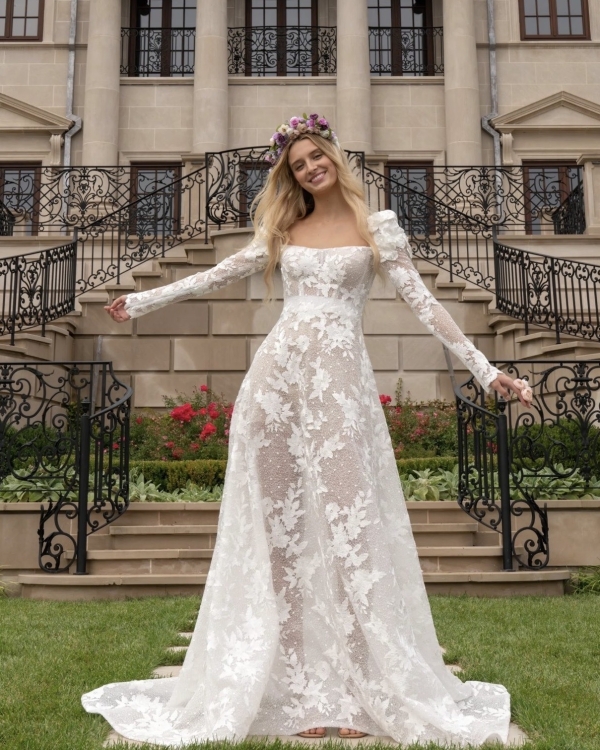 Невеста была в прозрачном: 10 самых эффектных