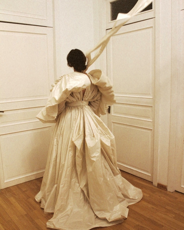 Шелковая тафта, кутюрный крой и комфорт невесты