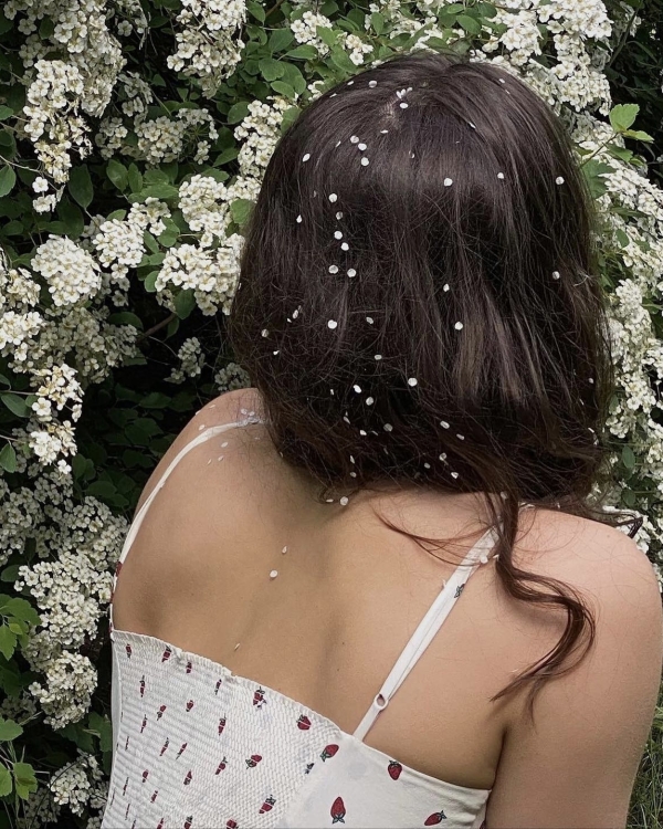 Вместо букета: цветы в свадебном образе