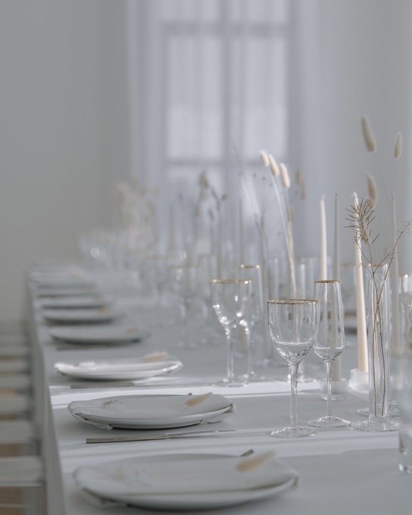 Почему минималистичный свадебный декор — это дорого?